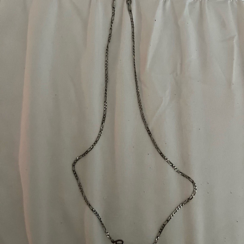 Classic Silver Necklace with Delicate Chain Design